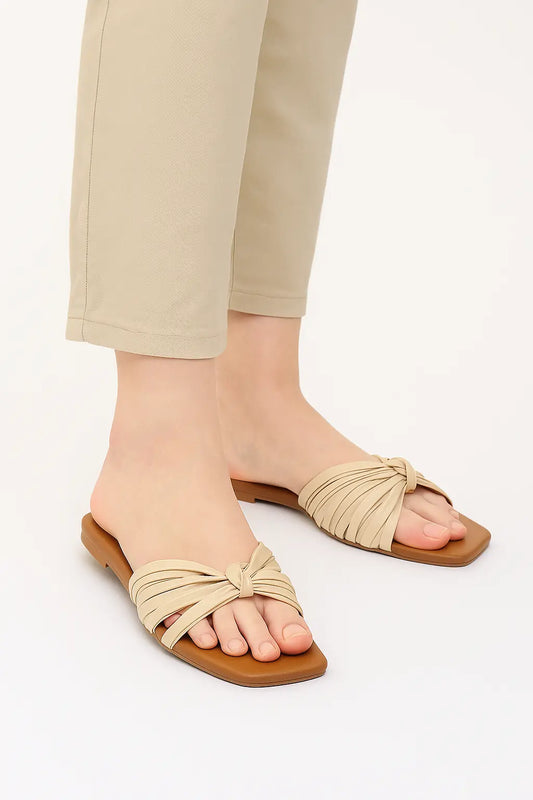 Beige Knot Flat